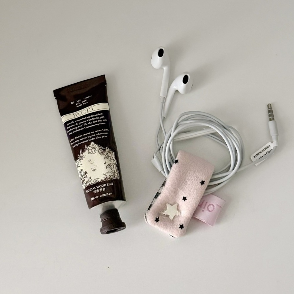 Sevimli Çilek Kore Y2K Kulaklı - Cable Management Bag incelemesi ve fiyatı